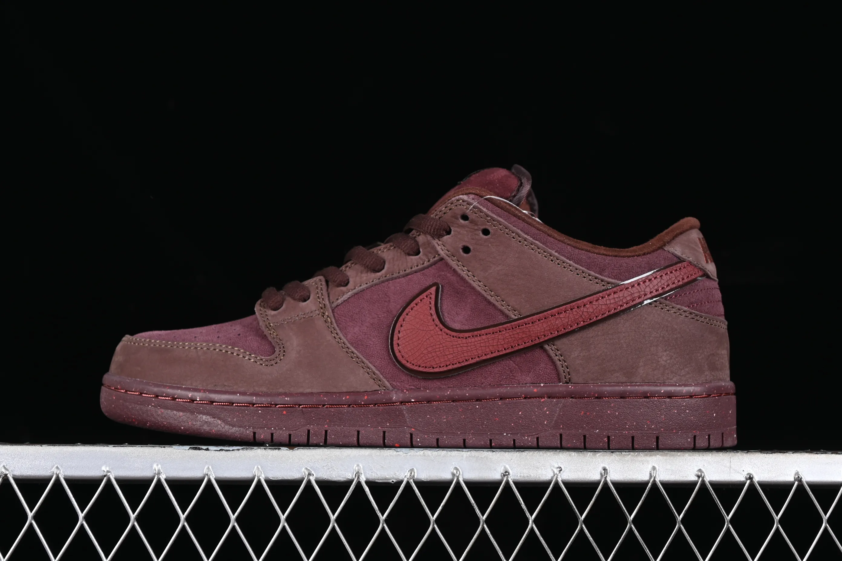 All Categories Nk SB Dunk Series Nk SB Dunk Low Low-top sneakers C version Nk SB Dunk Low Premium "Valentine's Day" Valentine's Day SB low-top casual sneakers FN0619-600